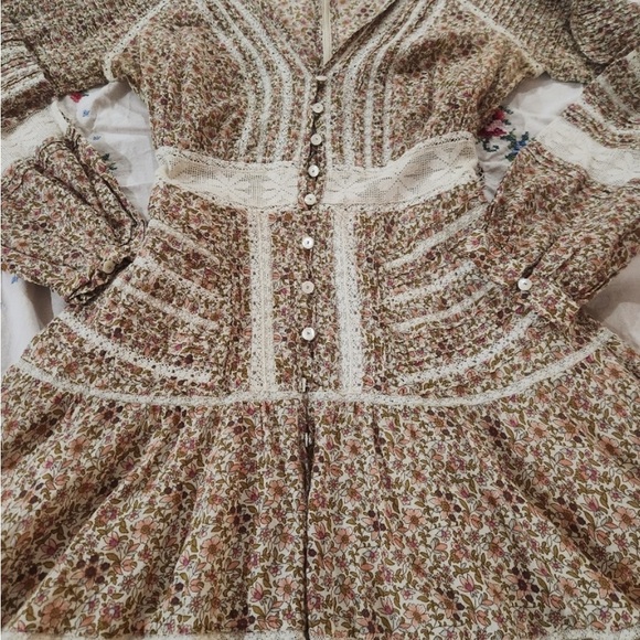 Veronica Beard Cream Brown green pink Mini Dress lace tiered l/s sz 8 - Picture 4 of 7